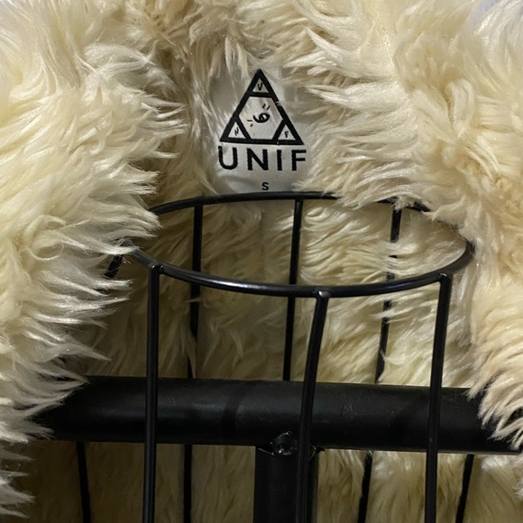 UNIF Chelsea Shearling Coat Color Cream/Tan - Picture 2 of 3